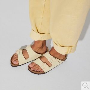 Birkenstock Arizona Soft Footbed Suede Sandals in Almond Size 37 LIKE NEW